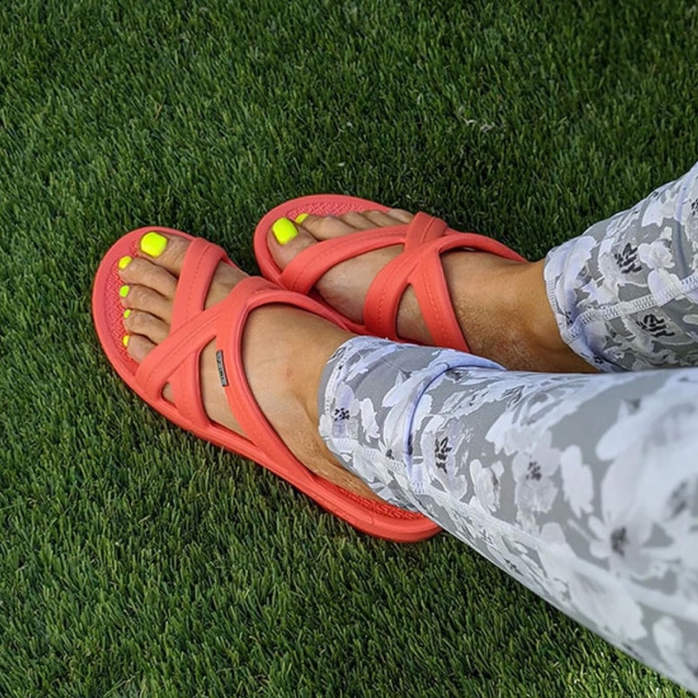 Telic sandals